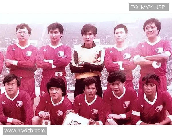 香港足球明星队的表现与球迷期待之间的差距分析与评价